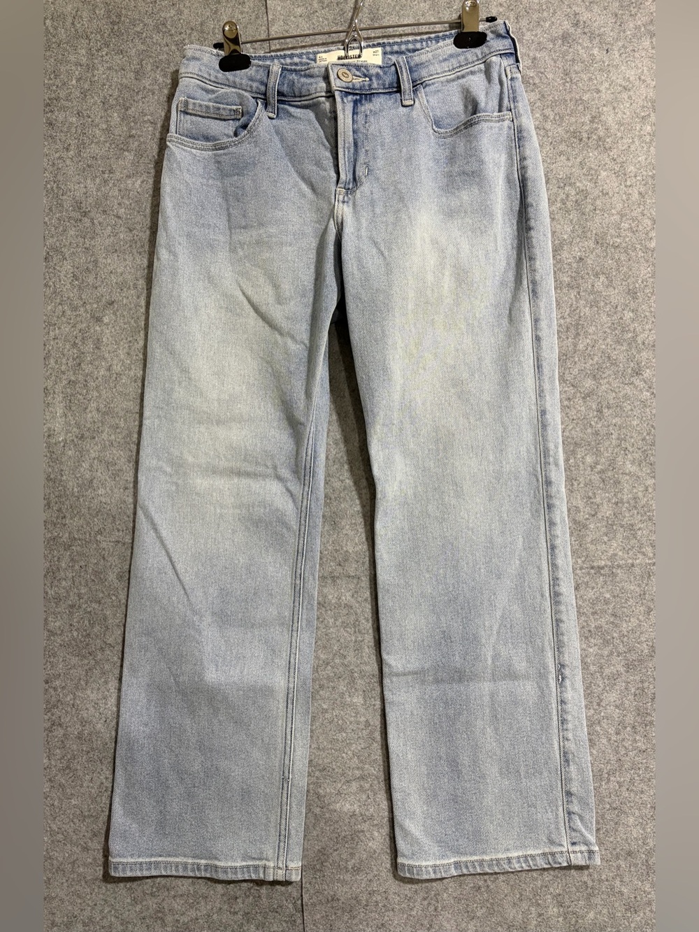 Hollister Women's Light Wash Low Rise Relaxed Straight Jeans
